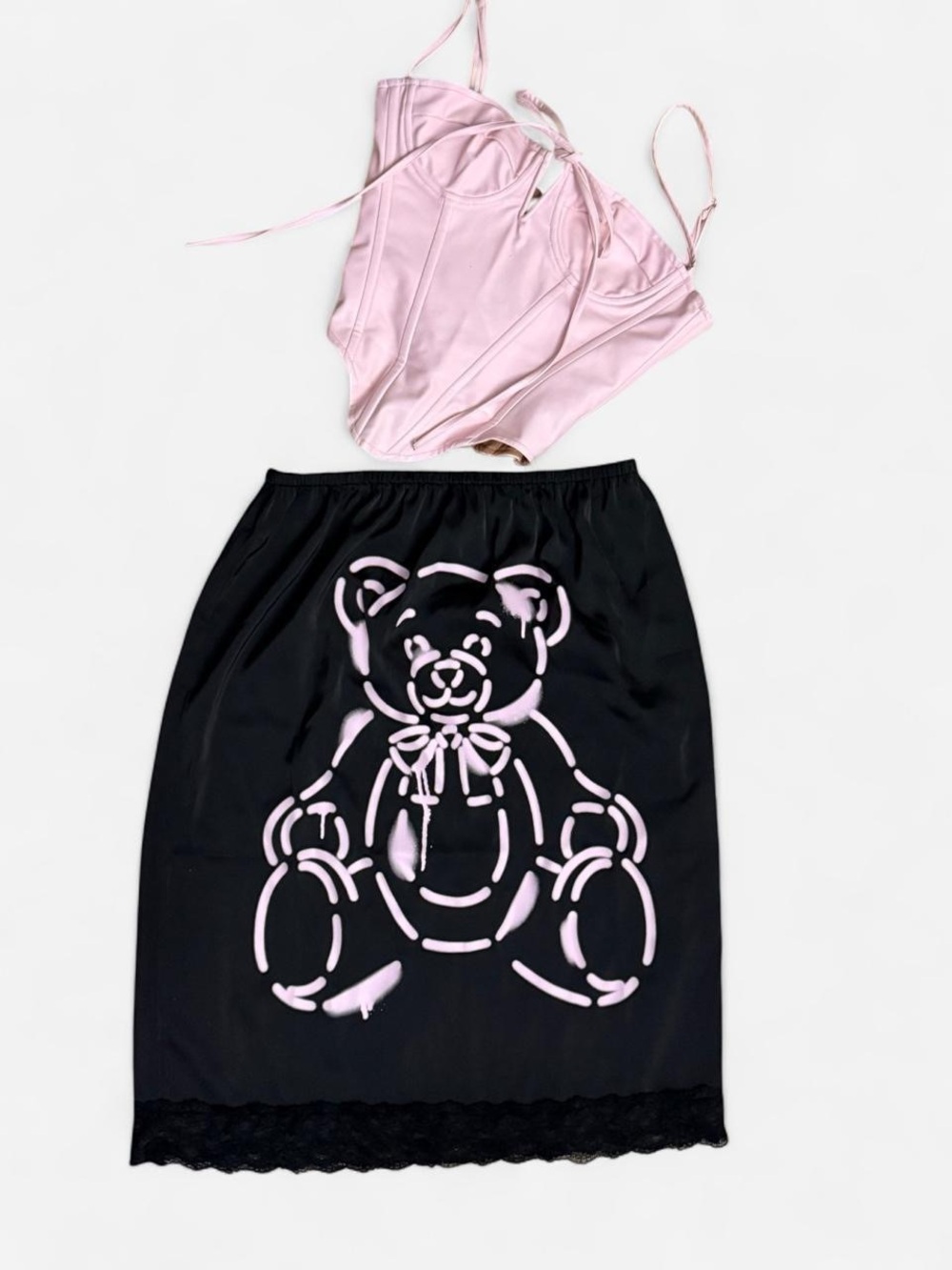 🧸 teddy Fresh Black Skirt with Pink Bear Design